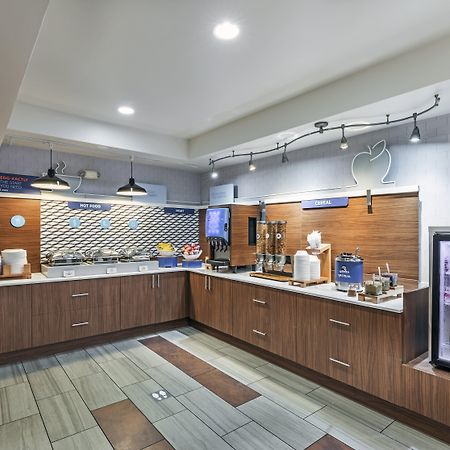 Holiday Inn Express & Suites Tulsa S Broken Arrow Hwy 51 By Ihg Buitenkant foto