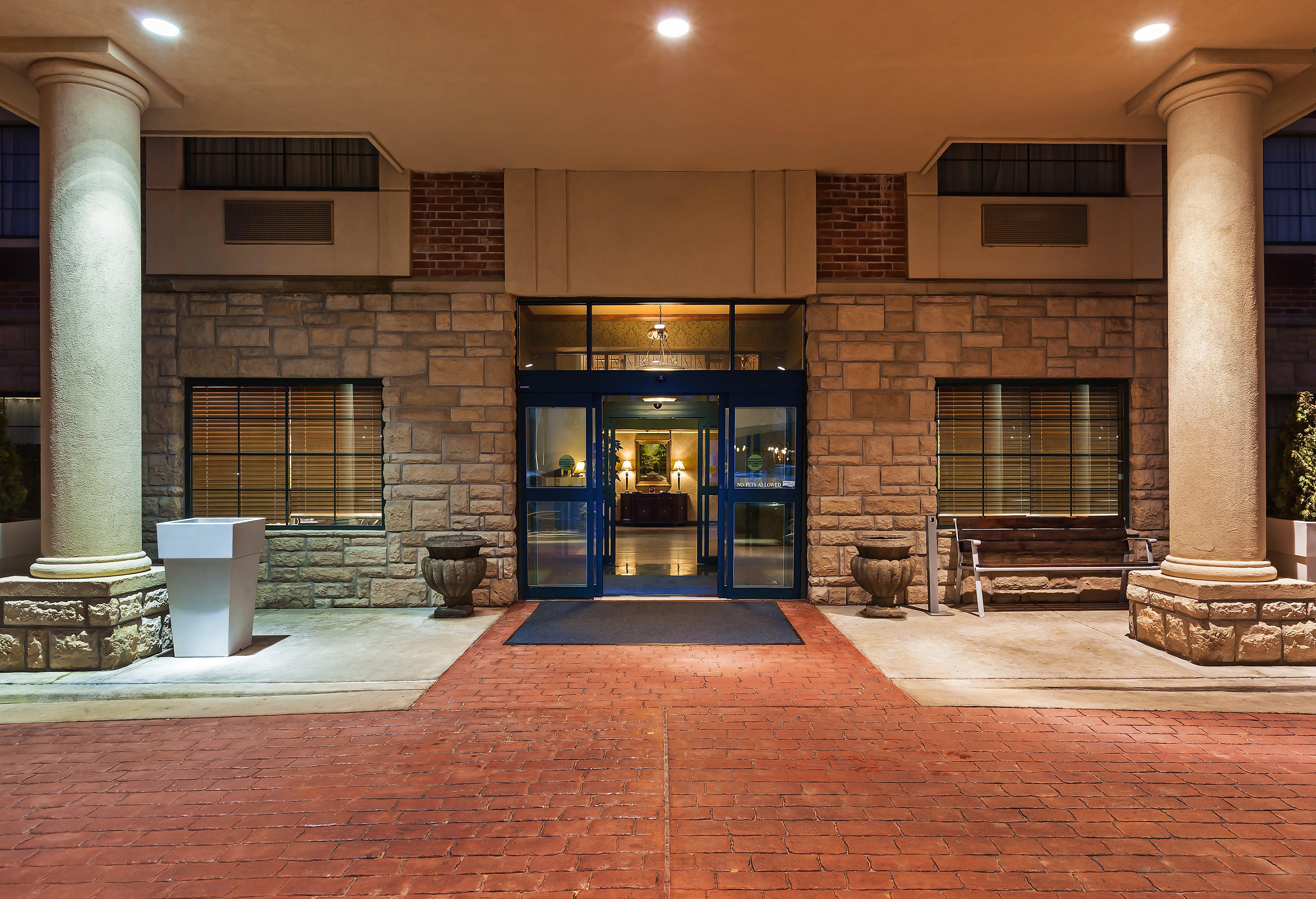 Holiday Inn Express & Suites Tulsa S Broken Arrow Hwy 51 By Ihg Buitenkant foto