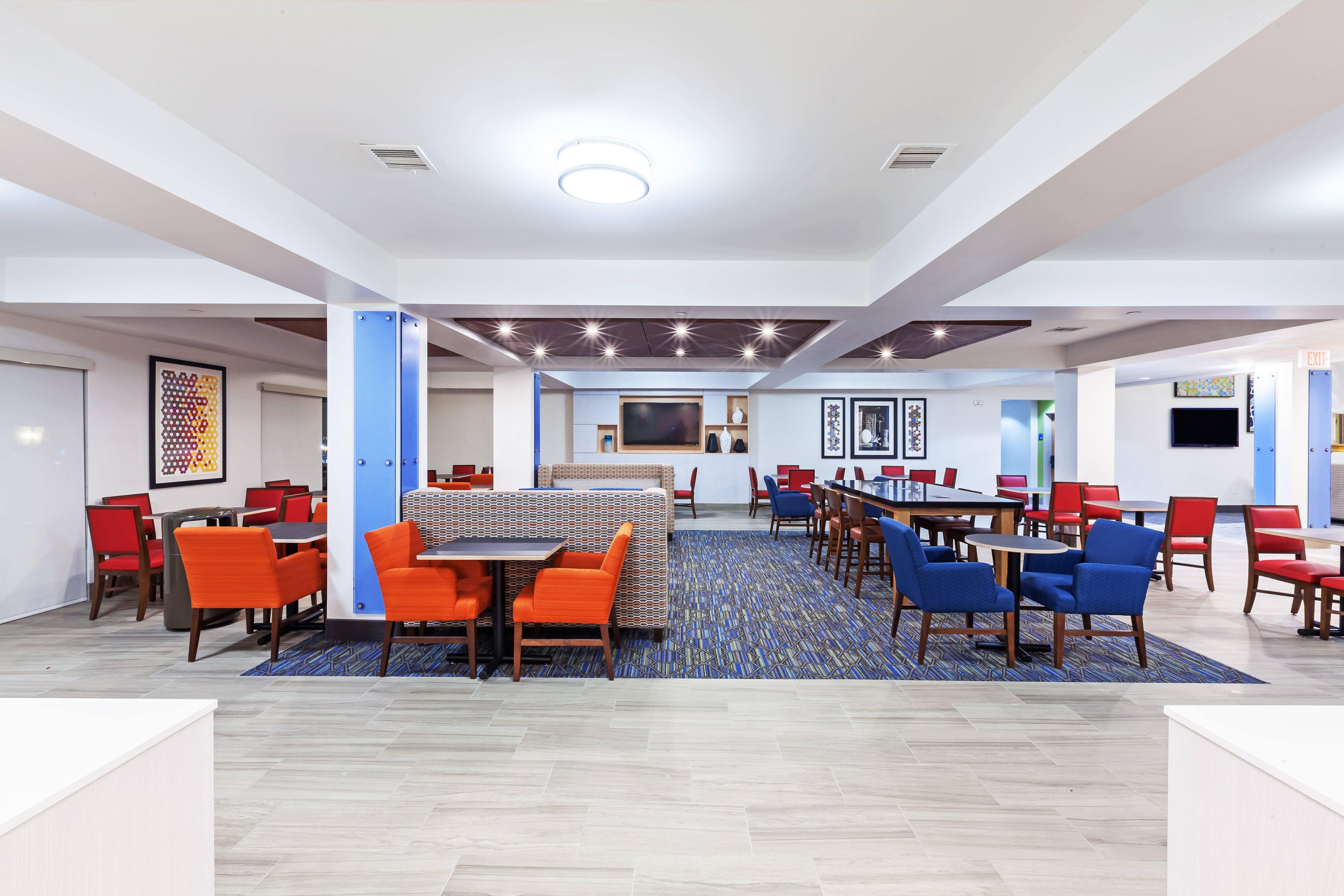Holiday Inn Express & Suites Tulsa S Broken Arrow Hwy 51 By Ihg Buitenkant foto