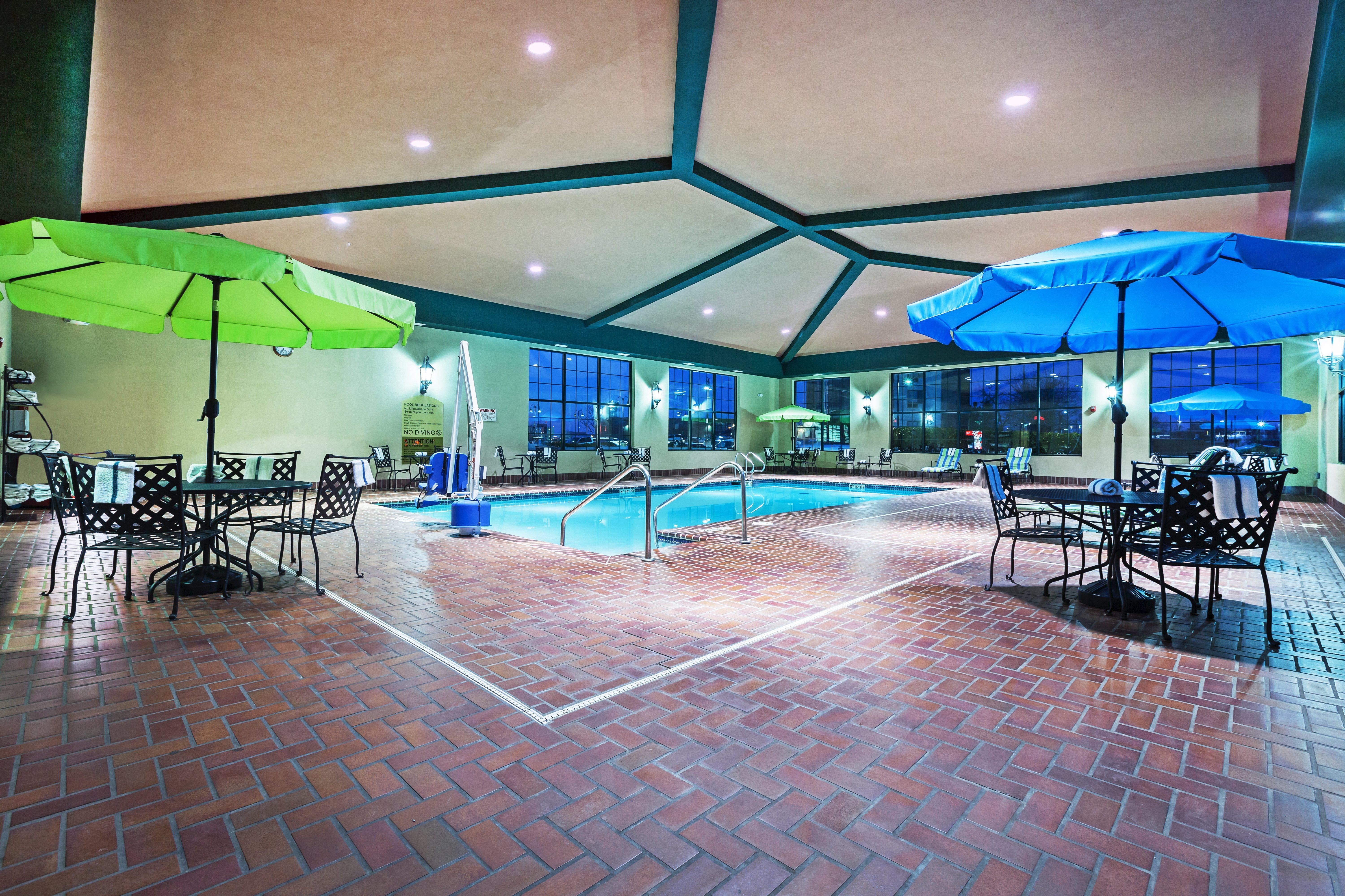 Holiday Inn Express & Suites Tulsa S Broken Arrow Hwy 51 By Ihg Buitenkant foto