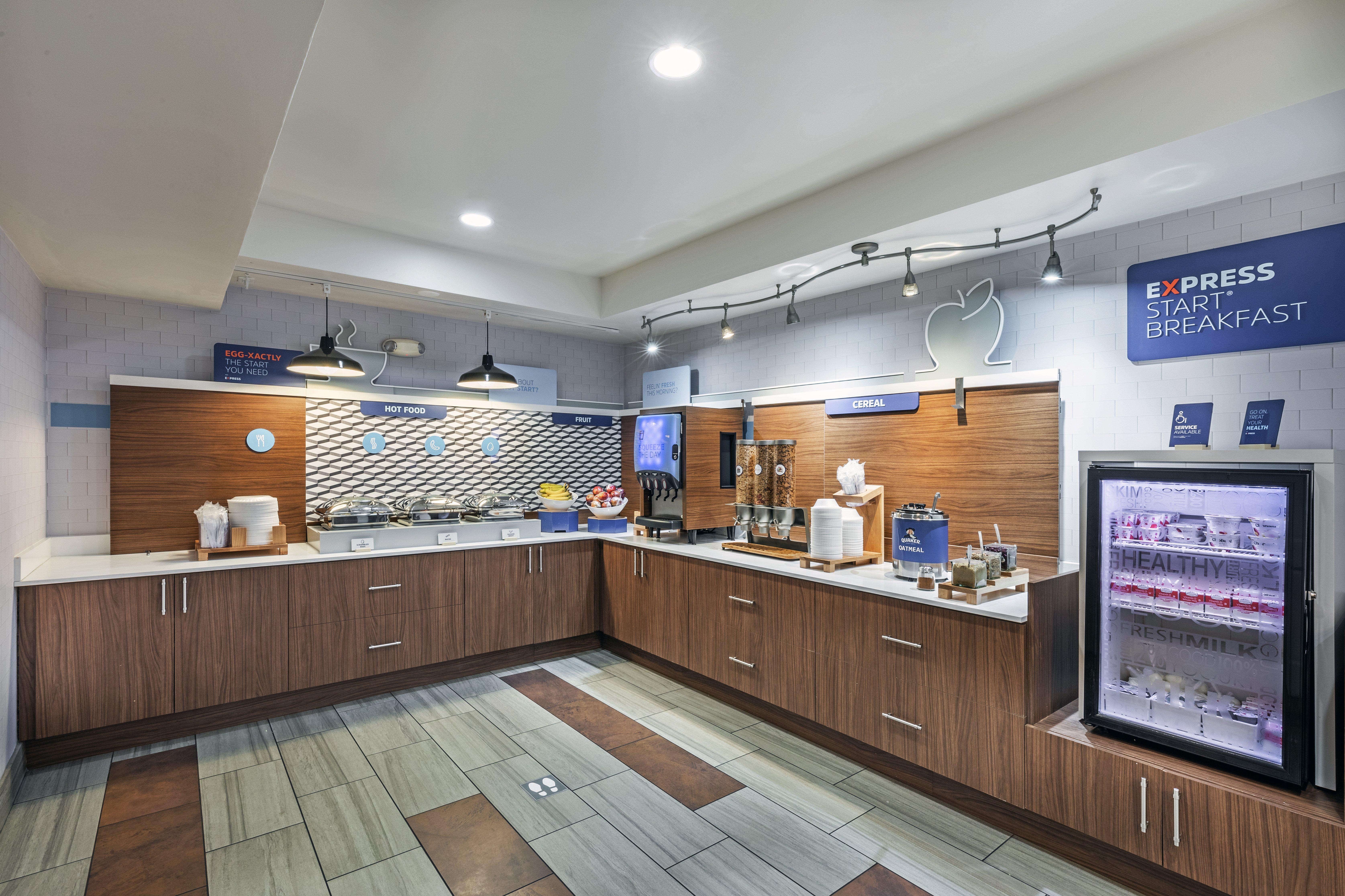 Holiday Inn Express & Suites Tulsa S Broken Arrow Hwy 51 By Ihg Buitenkant foto