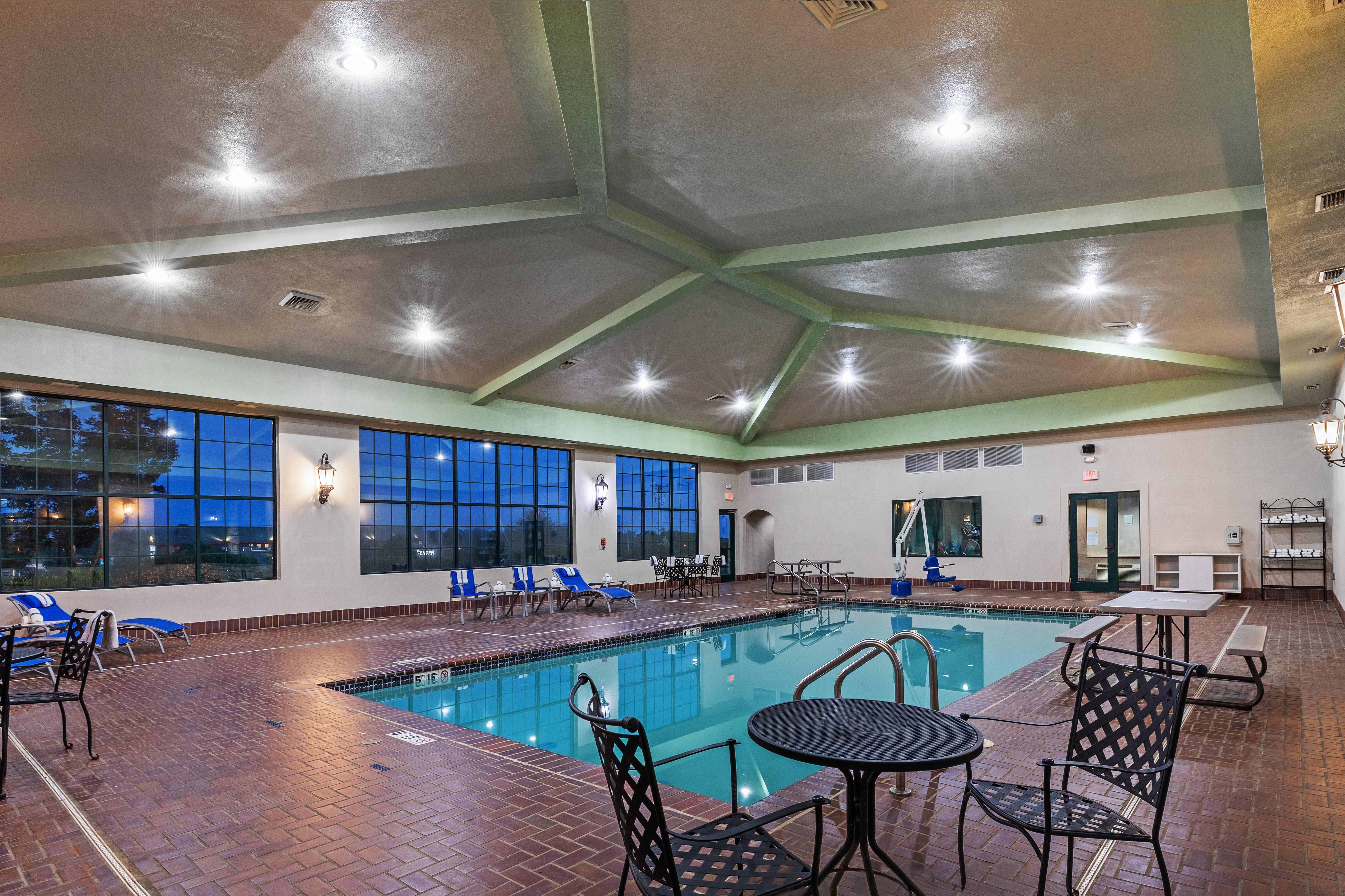 Holiday Inn Express & Suites Tulsa S Broken Arrow Hwy 51 By Ihg Buitenkant foto