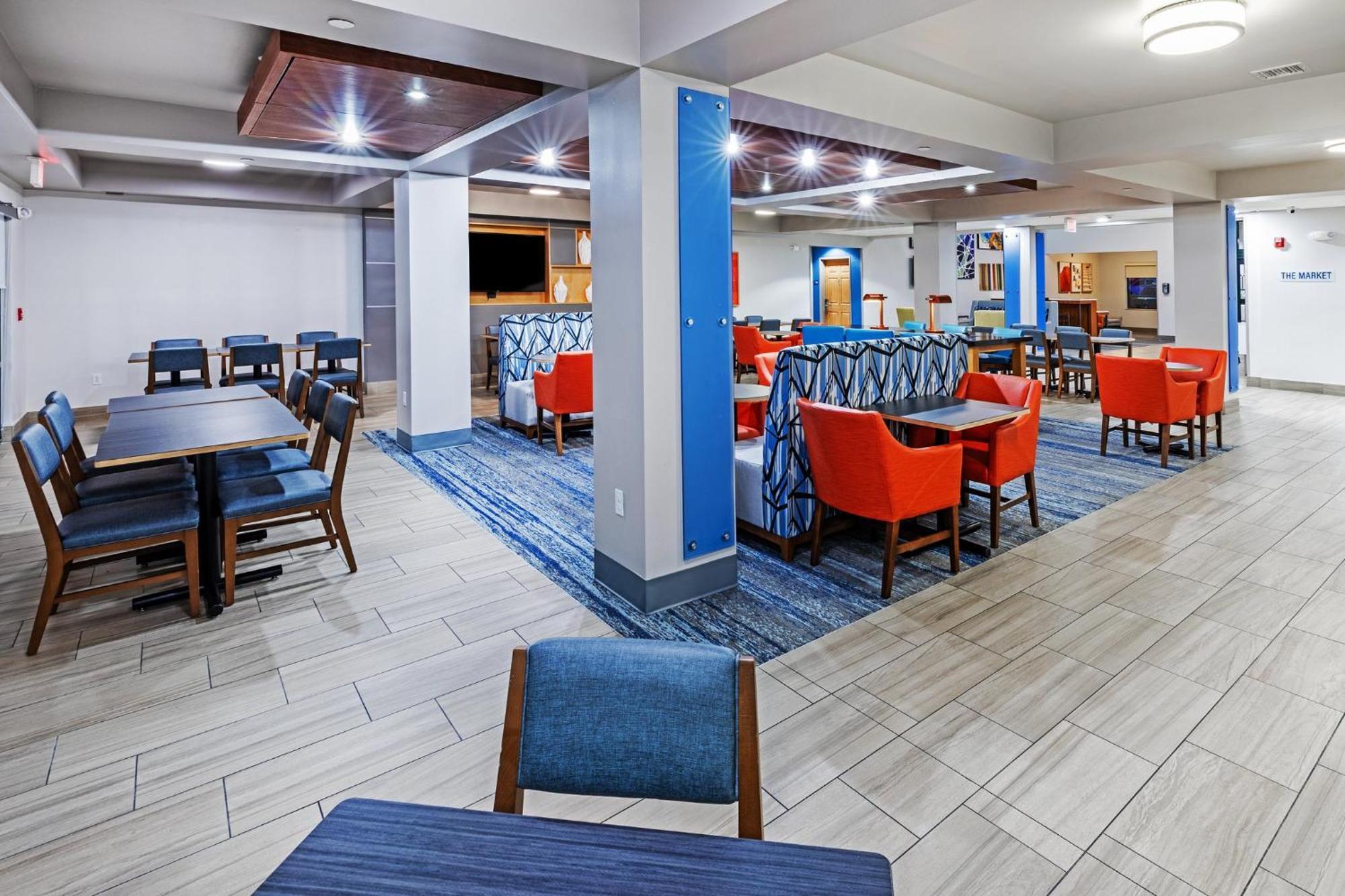 Holiday Inn Express & Suites Tulsa S Broken Arrow Hwy 51 By Ihg Buitenkant foto