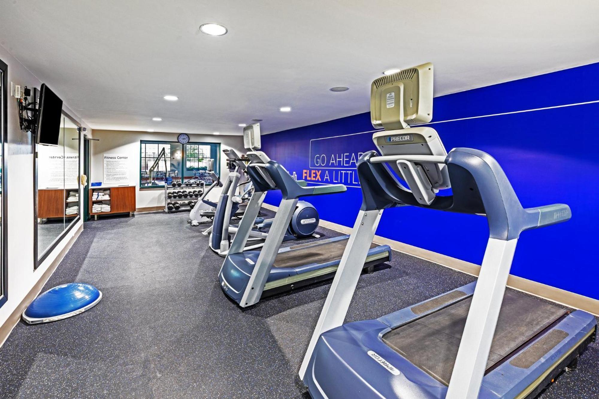 Holiday Inn Express & Suites Tulsa S Broken Arrow Hwy 51 By Ihg Buitenkant foto
