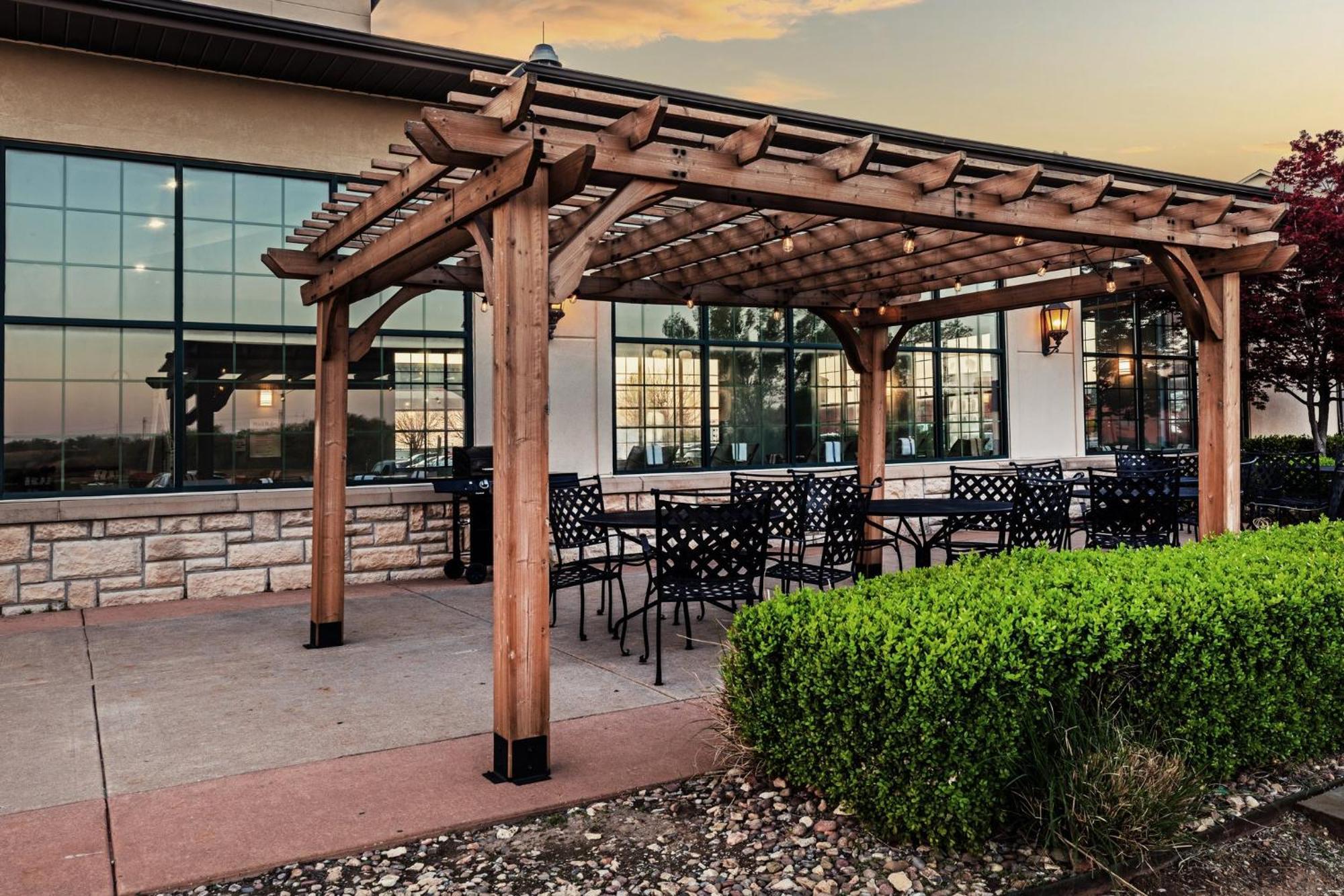 Holiday Inn Express & Suites Tulsa S Broken Arrow Hwy 51 By Ihg Buitenkant foto