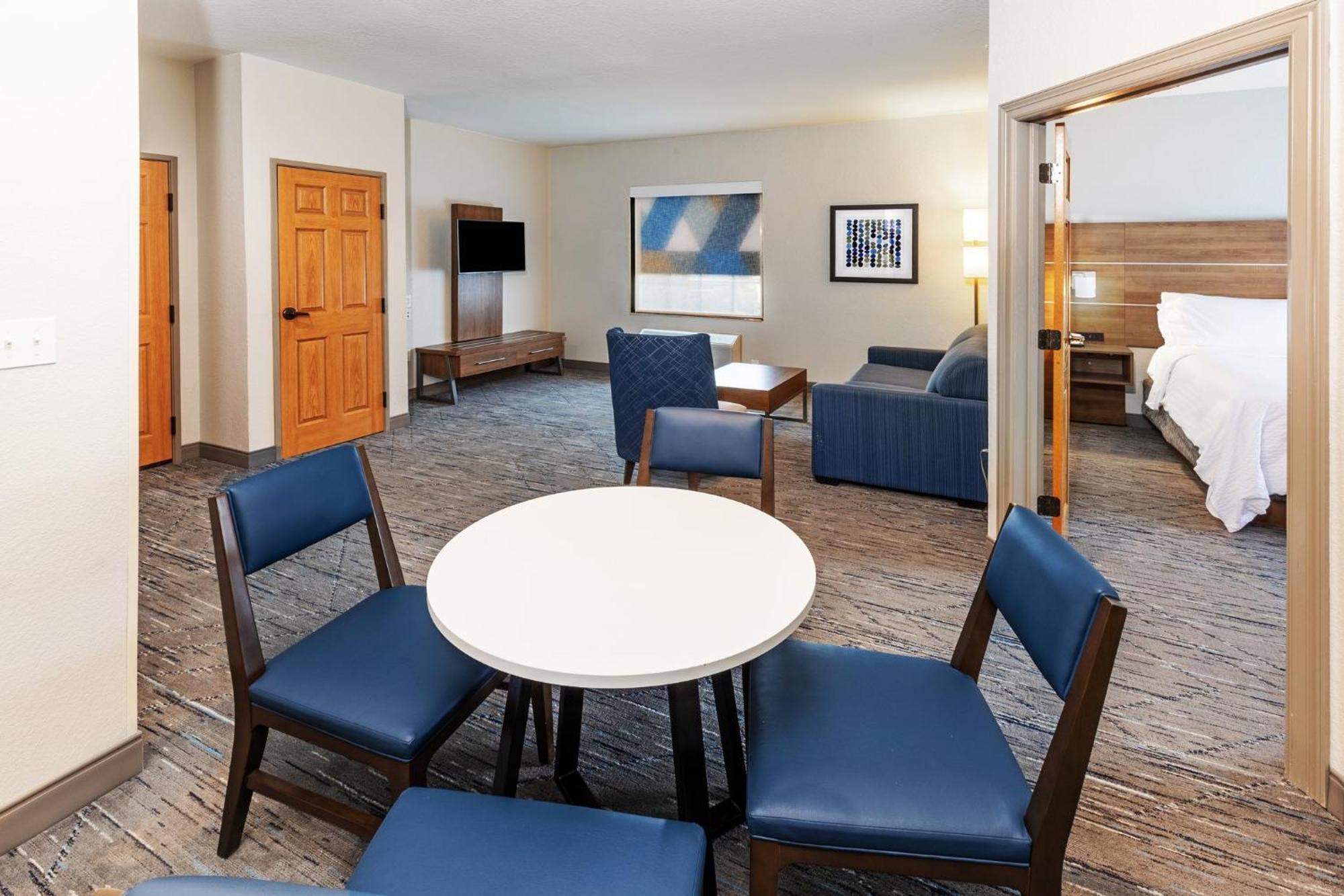 Holiday Inn Express & Suites Tulsa S Broken Arrow Hwy 51 By Ihg Buitenkant foto