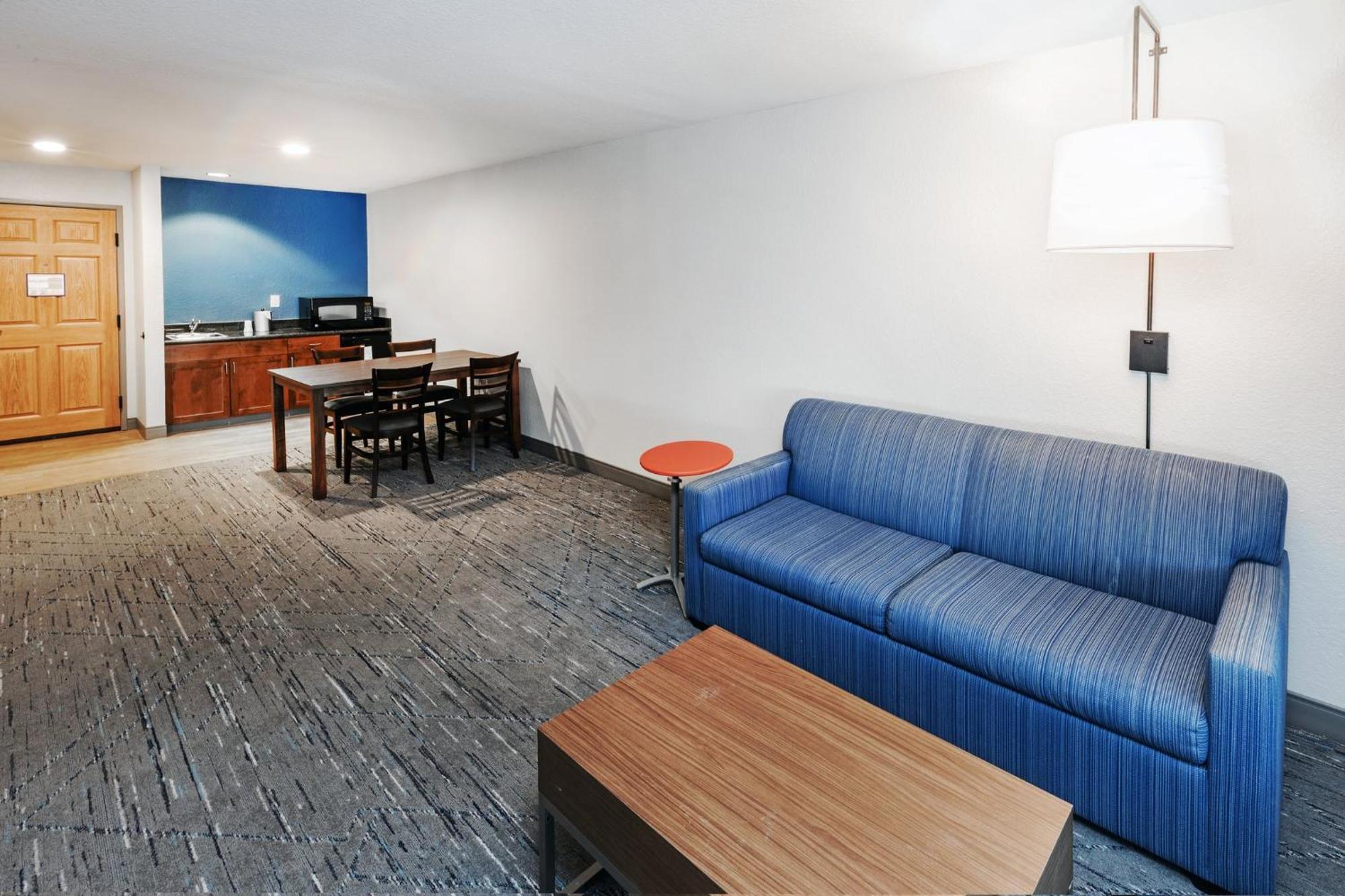 Holiday Inn Express & Suites Tulsa S Broken Arrow Hwy 51 By Ihg Buitenkant foto