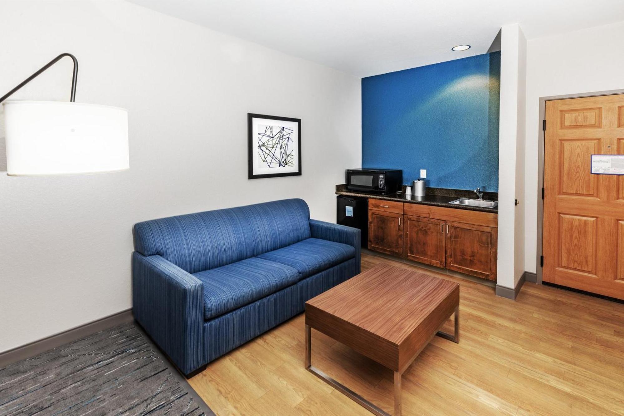Holiday Inn Express & Suites Tulsa S Broken Arrow Hwy 51 By Ihg Buitenkant foto